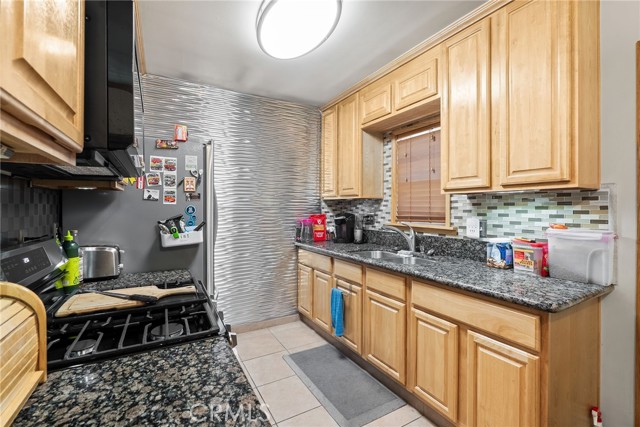1876 Oregon Avenue, Long Beach CA: https://media.crmls.org/medias/df1f5b41-87a8-4cc9-a240-5f5e6d539270.jpg