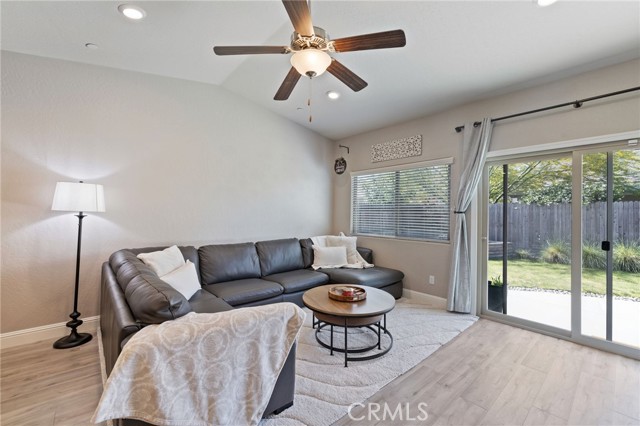 Detail Gallery Image 10 of 32 For 748 Expedition Way, Madera,  CA 93636 - 3 Beds | 2 Baths