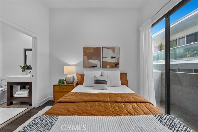 1814 Thayer Avenue, Los Angeles CA: https://media.crmls.org/medias/df209d22-dccc-4038-9503-db7a0e6424f8.jpg