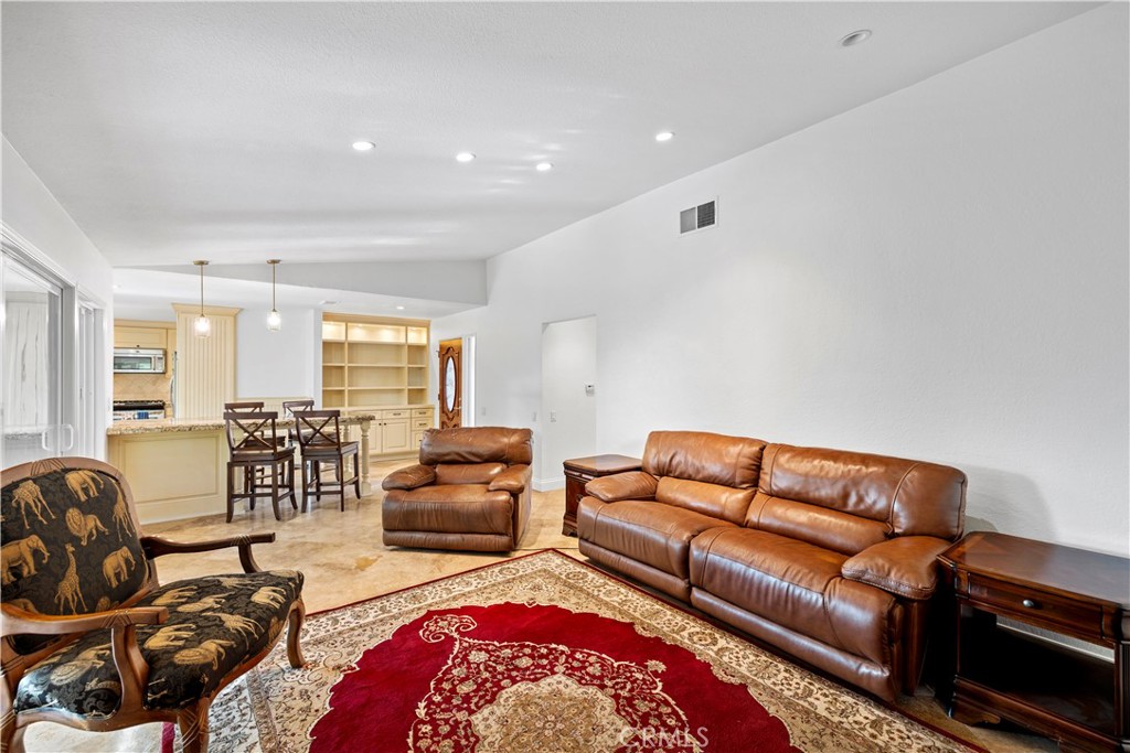 MLS #OC25257462 image #10