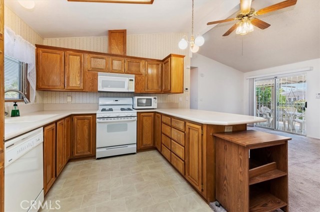 Detail Gallery Image 6 of 34 For 27250 Murrietta Rd #17,  Menifee,  CA 92586 - 2 Beds | 2 Baths