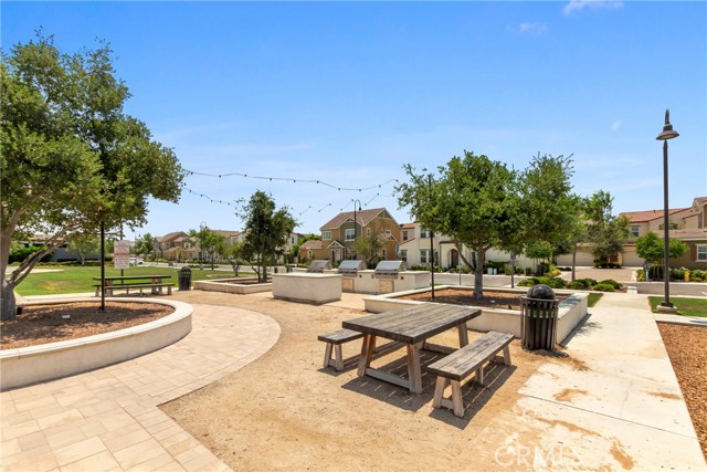 2777 E Bordeaux Drive, Ontario CA: https://media.crmls.org/medias/df21ecd4-4a2a-47df-848c-c87c8ff21353.jpg