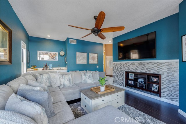 Detail Gallery Image 21 of 47 For 22562 Springdale, Moreno Valley,  CA 92557 - 4 Beds | 2/1 Baths