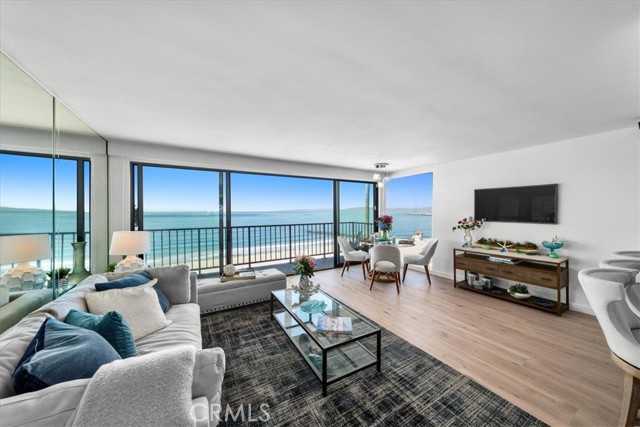 721 Esplanade, Redondo Beach, California 90277, 2 Bedrooms Bedrooms, ,2 BathroomsBathrooms,Residential,Sold,Esplanade,SB23197655