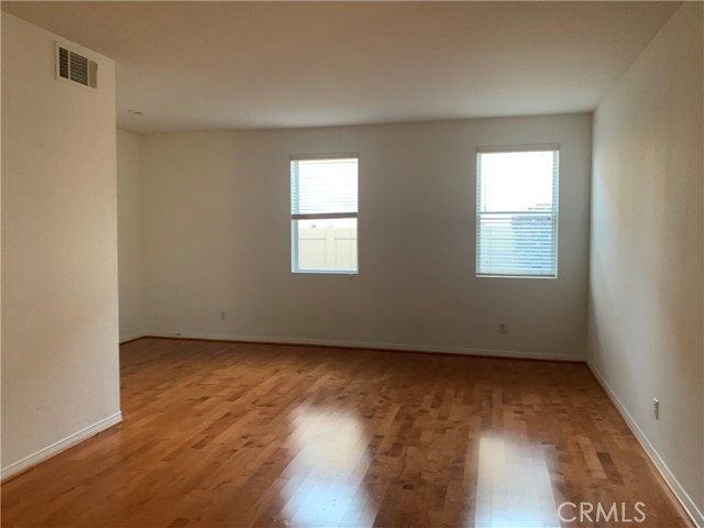 33782 Channel Street, Temecula CA: https://media.crmls.org/medias/df22f2b8-446b-40be-9c3a-00743fa344cb.jpg