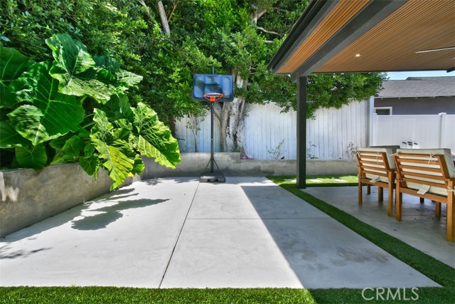 4 Bed Home for Sale in Valley Village, California