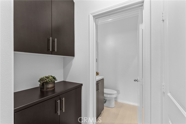 17557 Newland Street, Huntington Beach CA: https://media.crmls.org/medias/df23eb18-11c1-47e0-a60c-b3d16b502ee8.jpg
