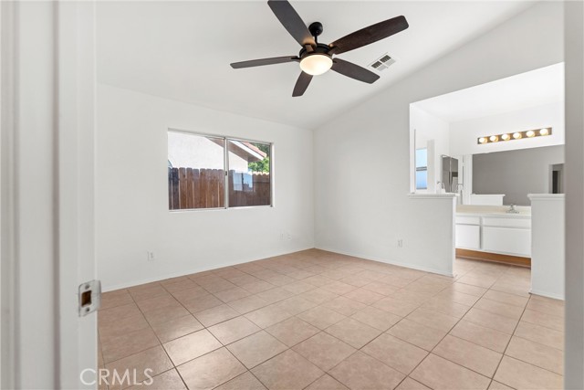 3519 San Jacinto Avenue, Rosamond CA: https://media.crmls.org/medias/df23f5f3-c8e7-4158-9ec1-8f4f707190a7.jpg