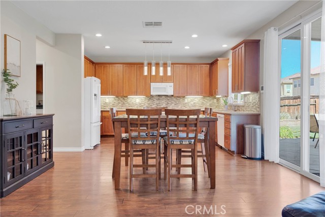 Detail Gallery Image 10 of 49 For 13759 Sahara Ln, Victorville,  CA 92394 - 4 Beds | 2/1 Baths