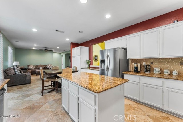 Detail Gallery Image 15 of 40 For 4103 W Avenue J3, Lancaster,  CA 93536 - 5 Beds | 3 Baths