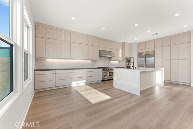 Detail Gallery Image 19 of 56 For 209 Stage, Irvine,  CA 92618 - 5 Beds | 5 Baths