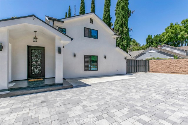 17800 Raymer Street, Sherwood Forest CA: https://media.crmls.org/medias/df2468c6-da91-4a21-90d3-231c3538ffe1.jpg