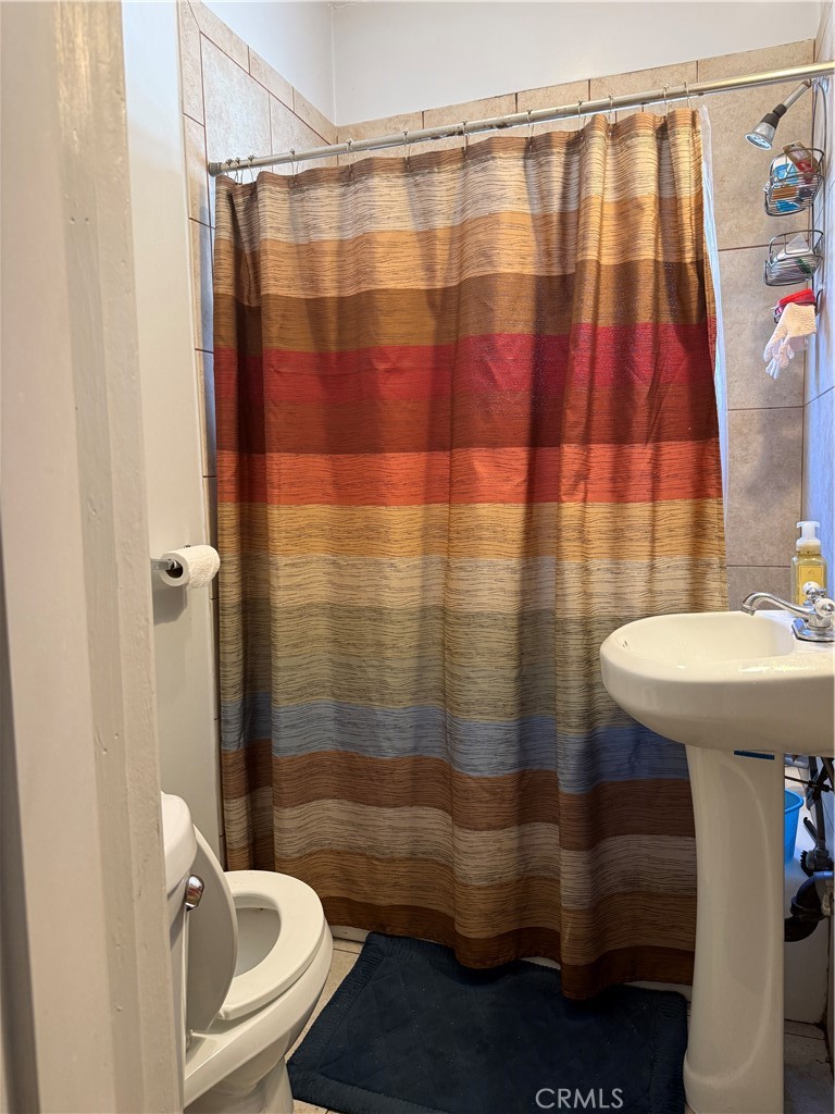 https://media.crmls.org/medias/df24a25e-d5ed-4e80-b490-650985a8bb84.jpg?preset=X-Large