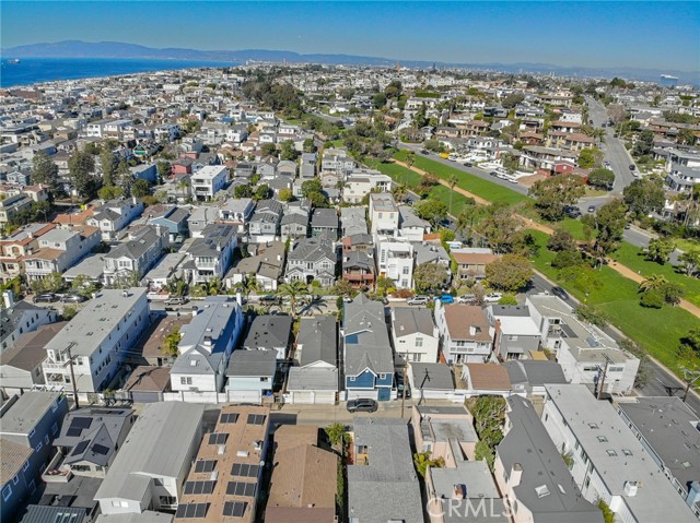 532 4th Street, Manhattan Beach, California 90266, 2 Bedrooms Bedrooms, ,1 BathroomBathrooms,Residential,Sold,4th,PV22020518