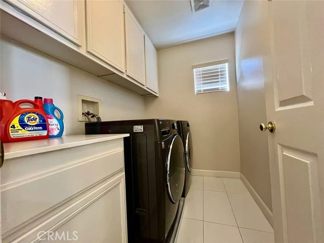 Detail Gallery Image 14 of 21 For 21 New Jersey, Irvine,  CA 92606 - 5 Beds | 3 Baths