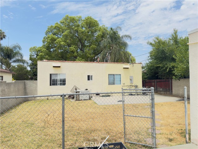 2783 N Arrowhead Avenue, San Bernardino, California 92405, 2 Bedrooms Bedrooms, ,1 BathroomBathrooms,Residential,For Sale,2783 N Arrowhead Avenue,CRIG25158348