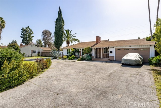 5805 Bucknell Avenue, Valley Village CA: https://media.crmls.org/medias/df27501b-9df5-40e1-93cb-c2a0be61c940.jpg