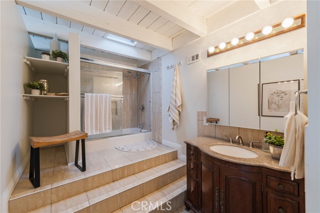 Detail Gallery Image 23 of 37 For 2127 W Sunrise Ave, Anaheim,  CA 92801 - 3 Beds | 1/1 Baths