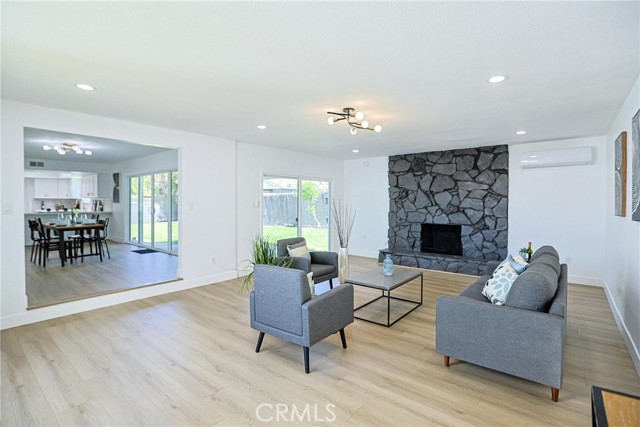 Detail Gallery Image 14 of 40 For 2102 Mignon, Placentia,  CA 92870 - 5 Beds | 2/1 Baths