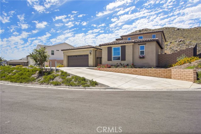 Detail Gallery Image 1 of 1 For 7937 Putters Cir, Jurupa Valley,  CA 92509 - 5 Beds | 4/1 Baths