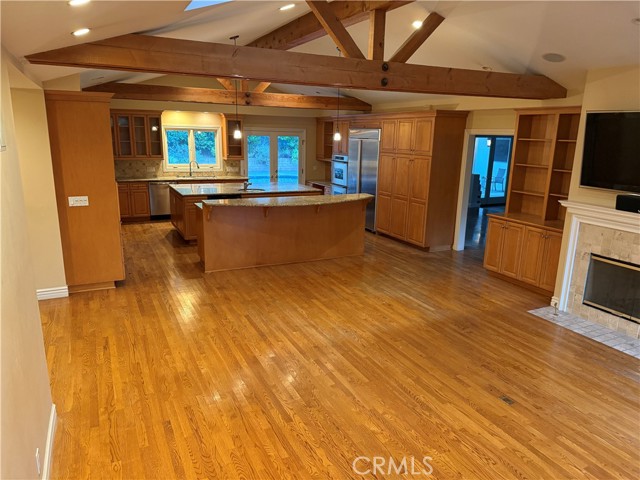 Detail Gallery Image 8 of 15 For 16248 Darcia Pl, Encino,  CA 91436 - 4 Beds | 4 Baths