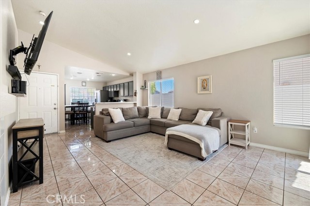 Detail Gallery Image 12 of 26 For 1327 Carriage Ln, Perris,  CA 92571 - 3 Beds | 2 Baths