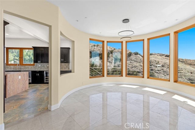 24517 Piuma Road, Malibu CA: https://media.crmls.org/medias/df29624e-4f15-4124-8501-be40ee8e25aa.jpg
