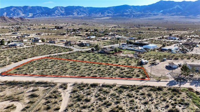 Detail Gallery Image 4 of 10 For 718 Clark Rd., Lucerne Valley,  CA 92356 - – Beds | – Baths