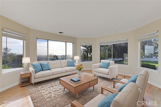 Detail Gallery Image 6 of 70 For 5385 Park Ln, San Bernardino,  CA 92404 - 3 Beds | 3 Baths