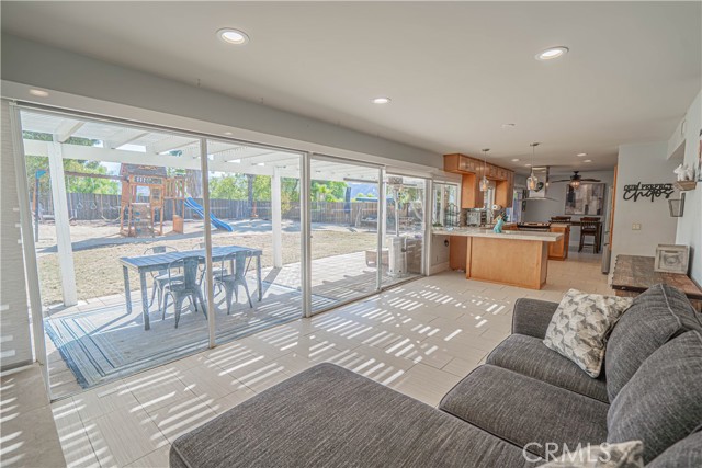 Detail Gallery Image 27 of 61 For 28816 Kenroy Ave, Canyon Country,  CA 91387 - 5 Beds | 3 Baths