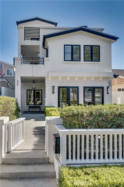 Detail Gallery Image 2 of 65 For 608 Heliotrope, Corona Del Mar,  CA 92625 - 4 Beds | 4 Baths