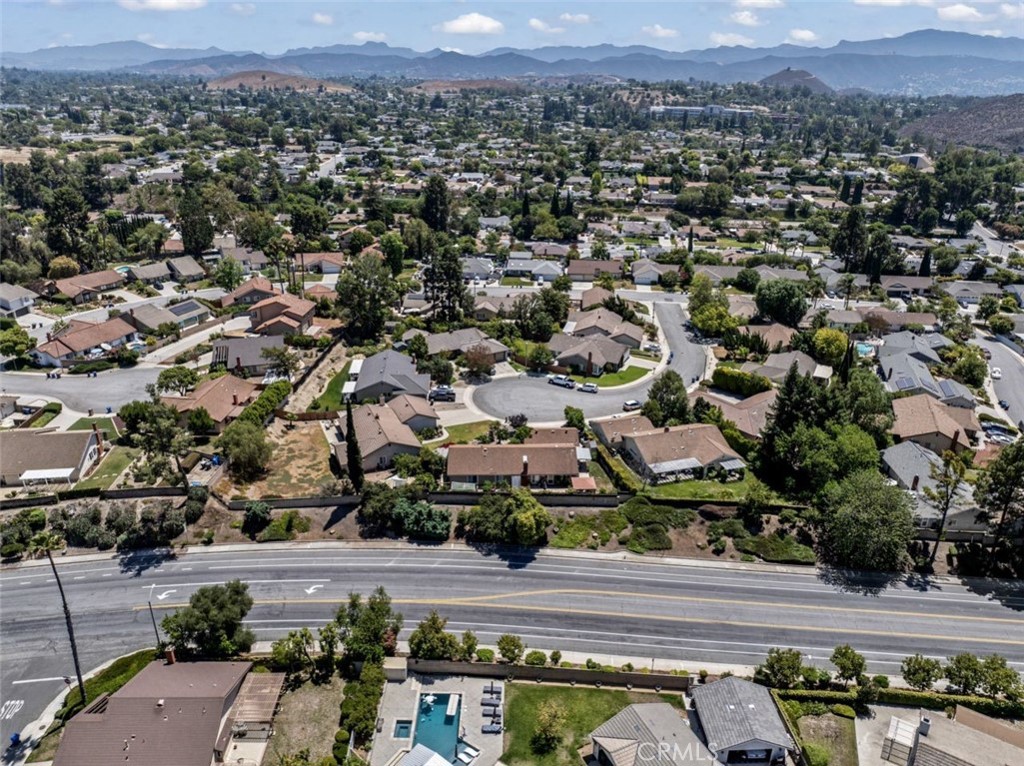 https://media.crmls.org/medias/df2b3ef6-a634-4b12-a406-2bf6cc6a9d32.jpg?preset=X-Large
