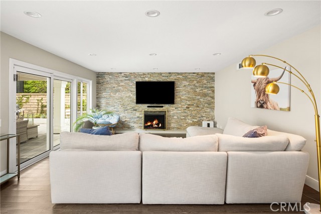 Detail Gallery Image 23 of 75 For 342 S Silverbrook Dr., Anaheim Hills,  CA 92807 - 5 Beds | 4 Baths