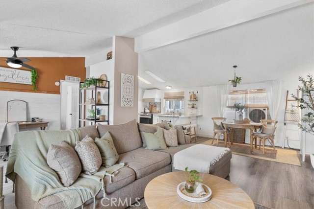Detail Gallery Image 4 of 30 For 1721 E Colton Ave #103,  Redlands,  CA 92374 - 3 Beds | 2 Baths