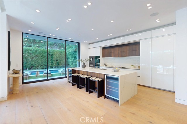 Detail Gallery Image 13 of 56 For 1845 Coldwater Canyon Dr, Beverly Hills,  CA 90210 - 4 Beds | 3 Baths