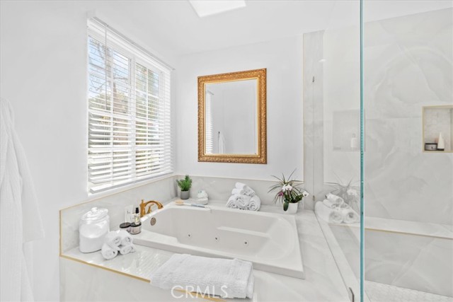 Detail Gallery Image 25 of 54 For 1020 Harbor Crossing, Marina Del Rey,  CA 90292 - 4 Beds | 4/1 Baths