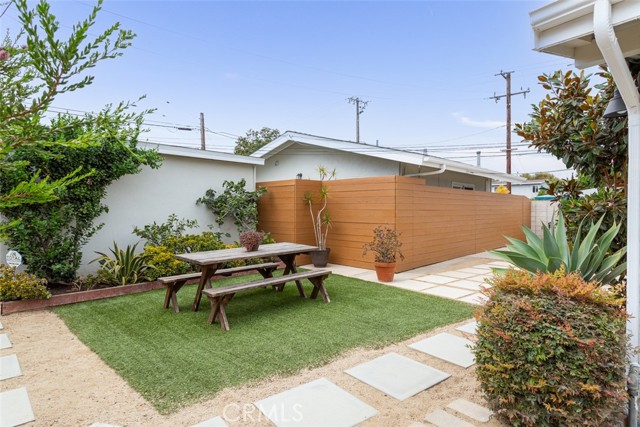 Detail Gallery Image 3 of 21 For 1997 Orange Ave, Costa Mesa,  CA 92627 - 4 Beds | 2 Baths