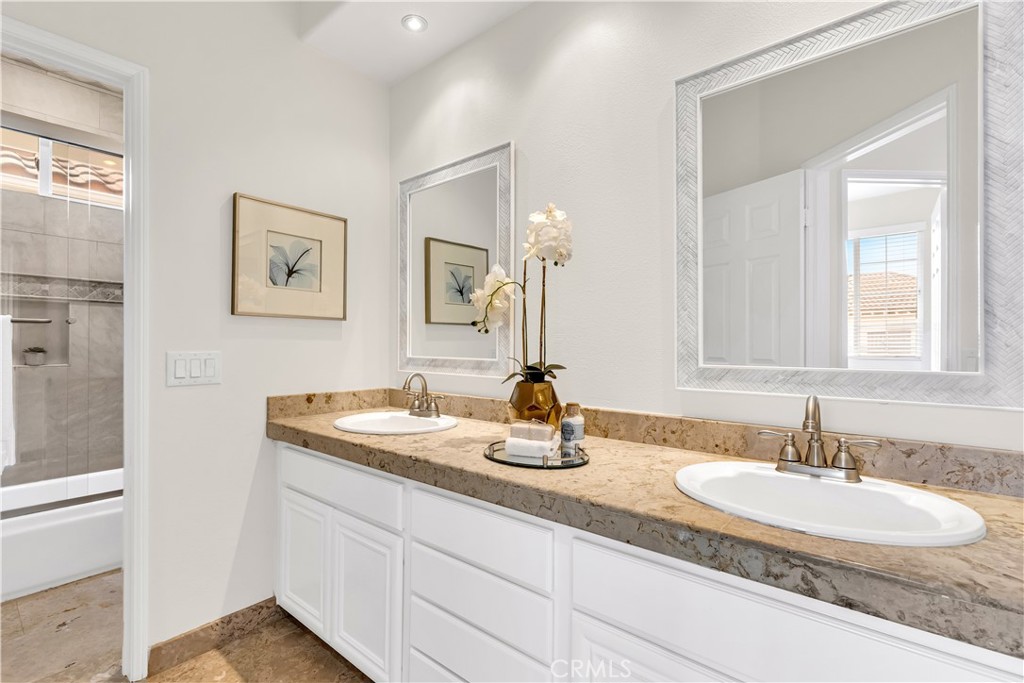 MLS #OC25095542 img 30