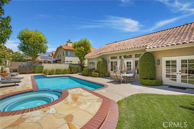 28505 Evening Breeze Drive, Yorba Linda CA: https://media.crmls.org/medias/df2e6e04-3296-4c26-936f-e3de12f7c1ed.jpg