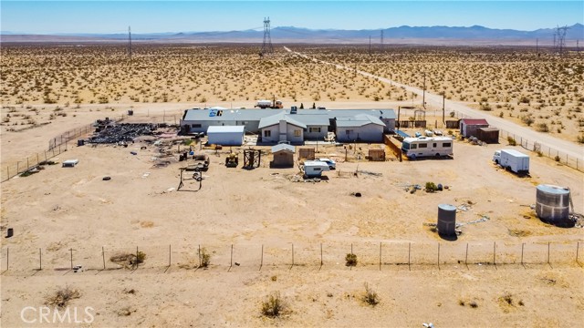 Detail Gallery Image 9 of 33 For 25330 Vancouver Ave, Adelanto,  CA 92301 - 4 Beds | 3 Baths