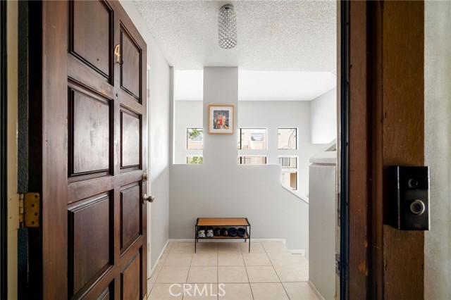 Detail Gallery Image 2 of 37 For 1012 S Marengo Ave #4,  Alhambra,  CA 91803 - 3 Beds | 2/1 Baths