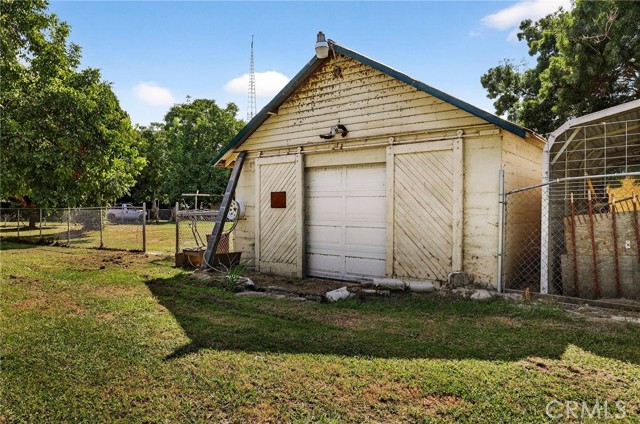 7012 State Hwy 32, Orland CA: https://media.crmls.org/medias/df300e9c-c8e5-411c-87ee-6510accff0e6.jpg