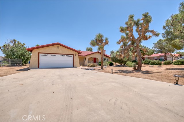 Detail Gallery Image 4 of 35 For 8707 Palomar Ave, Yucca Valley,  CA 92284 - 3 Beds | 2 Baths