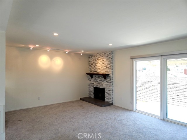 Detail Gallery Image 5 of 30 For 22857 Nadine Cir #B,  Torrance,  CA 90505 - 2 Beds | 2 Baths