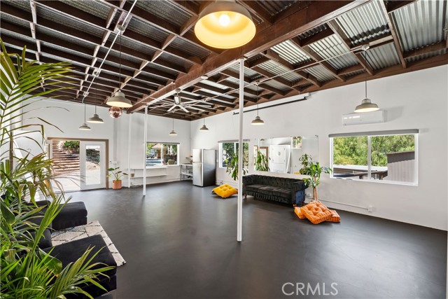 Detail Gallery Image 20 of 33 For 24537 Dry Canyon Cold Creek Rd, Calabasas,  CA 91302 - 4 Beds | 3 Baths