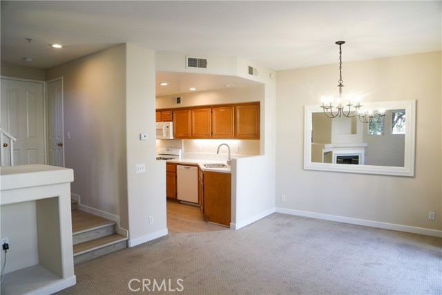 Detail Gallery Image 14 of 23 For 2324 Sunningdale Dr, Tustin,  CA 92782 - 2 Beds | 2/1 Baths