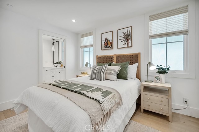 Detail Gallery Image 36 of 49 For 620 12th Street, Manhattan Beach,  CA 90266 - 5 Beds | 4/1 Baths