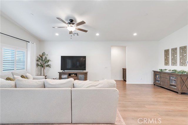 Detail Gallery Image 12 of 30 For 29710 Western Front, Menifee,  CA 92584 - 3 Beds | 3 Baths