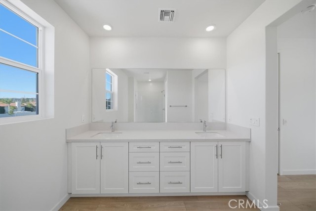 Detail Gallery Image 17 of 39 For 4852 Arroyo Run, Moorpark,  CA 93021 - 4 Beds | 3 Baths