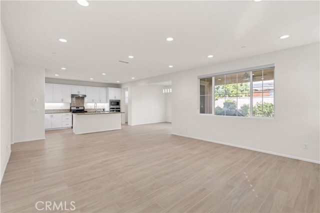 Detail Gallery Image 3 of 30 For 3231 E La Avenida, Ontario,  CA 91761 - 4 Beds | 3 Baths